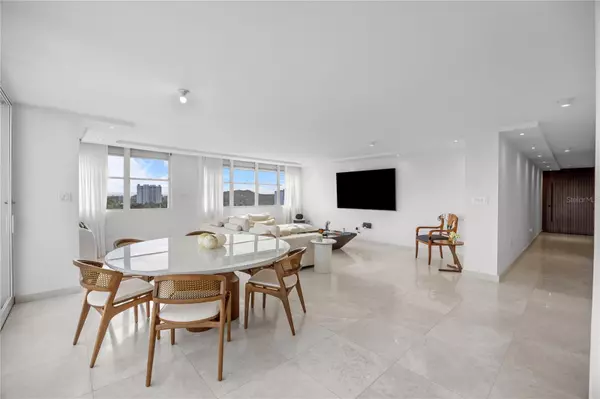 Guaynabo, PR 00966,225 ROAD NO 2, VILLA CAPARRA PLAZA #PH-3