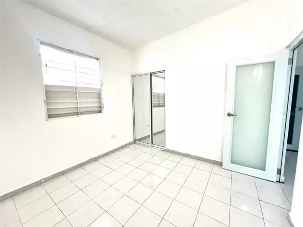 Bayamon, PR 00959,7 A 33 CALLE BOLIVIA