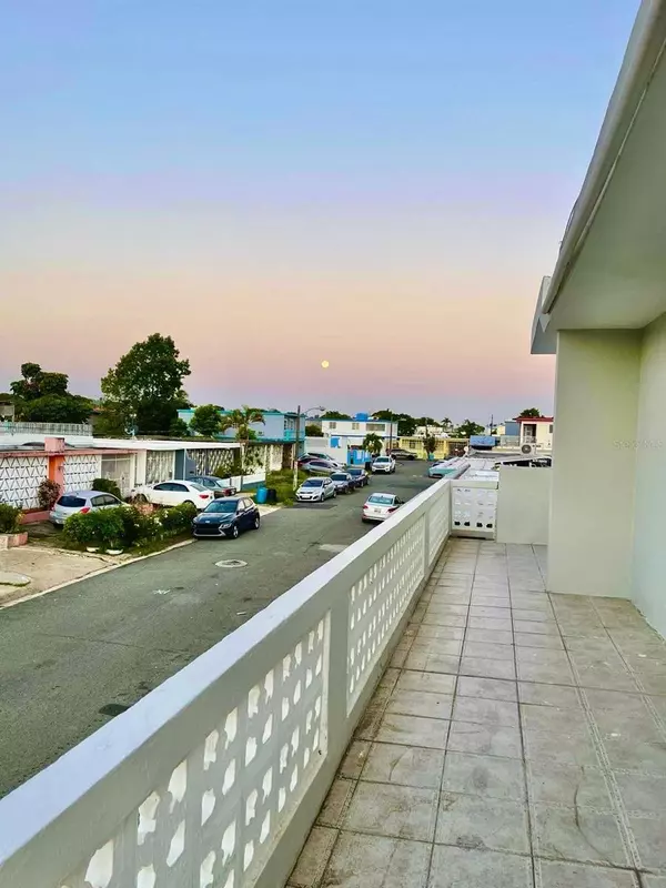 Carolina, PR 00983,NR10 Via Apt 3 VILLA FONTANA