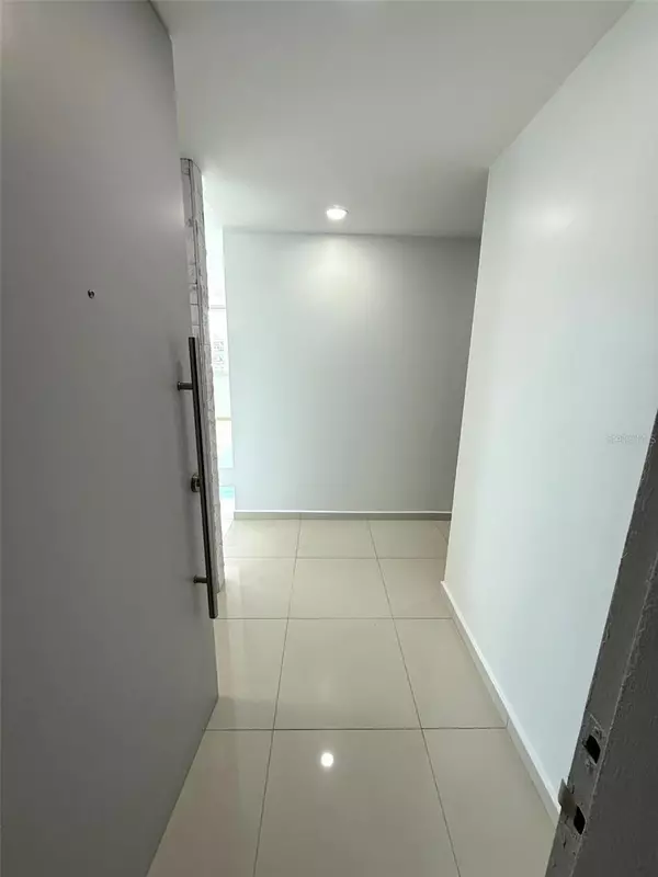 Carolina, PR 00979,6400 ISLA VERDE AV #12 B