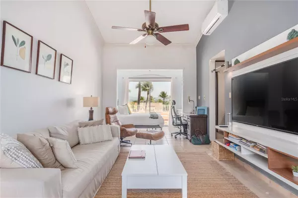 Humacao, PR 00791,150 CANDELERO DRIVE DR #878-studio