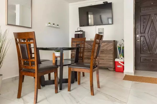 Carolina, PR 00979,5803 JOSÉ M. TARTAK AVE #407