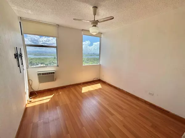 Carolina, PR 00979,709 HERMANOS RODRIGUEZ EMMA #1704