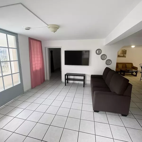 Canovanas, PR 00729,608 12 ST