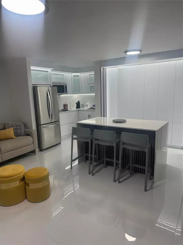 Carolina, PR 00979,4735 AVE ISLA VERDE #10B