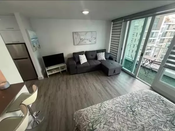 Carolina, PR 00979,37 ISLA VERDE AVE #908