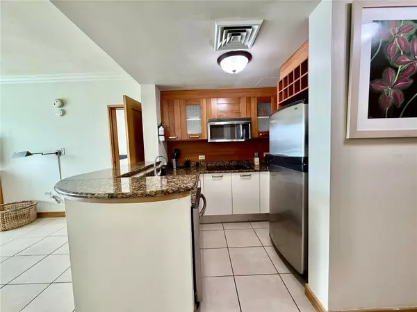 San Juan, PR 00901,1 CALLE LOS ROSALES #220 221