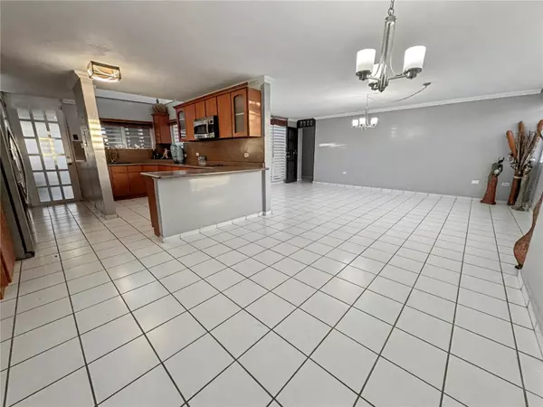 Ponce, PR 00716,329 CARPINTERO URB CAMINOS DEL SUR