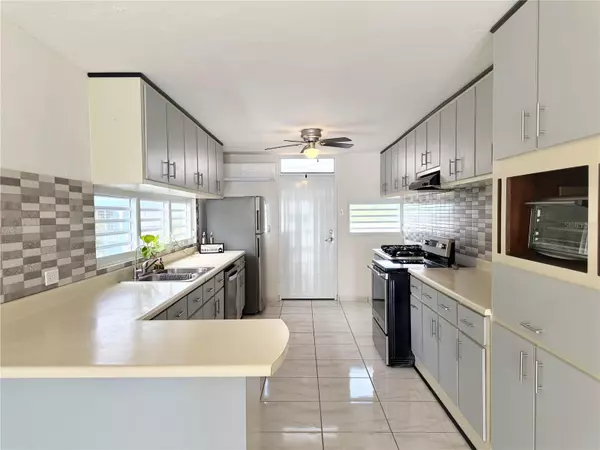 Isabela, PR 00662,1 SECTOR LOS ROTARIOS