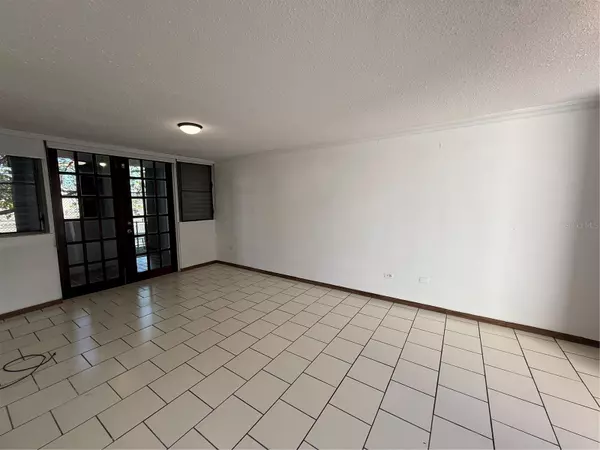 San Juan, PR 00918,102 P GOLDEN COURT II #P102