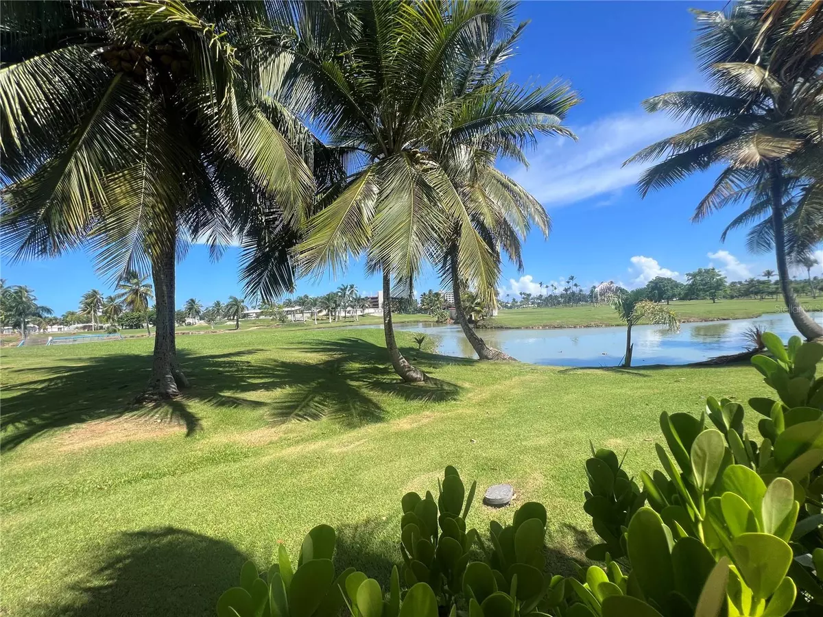 Dorado, PR 00646,120 VILLAS DE GOLF WEST #120