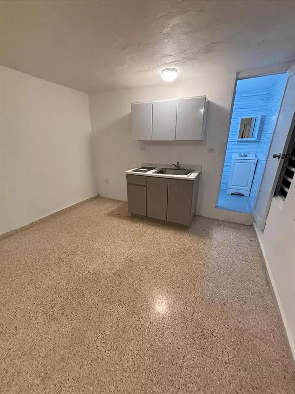 Carolina, PR 00983,25 VIA #HL1