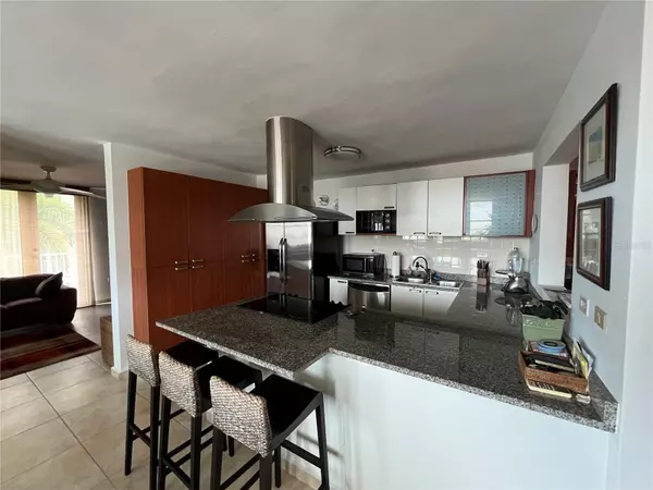 Humacao, PR 00791,Apt B-205 COND. HARBOUR POINTS