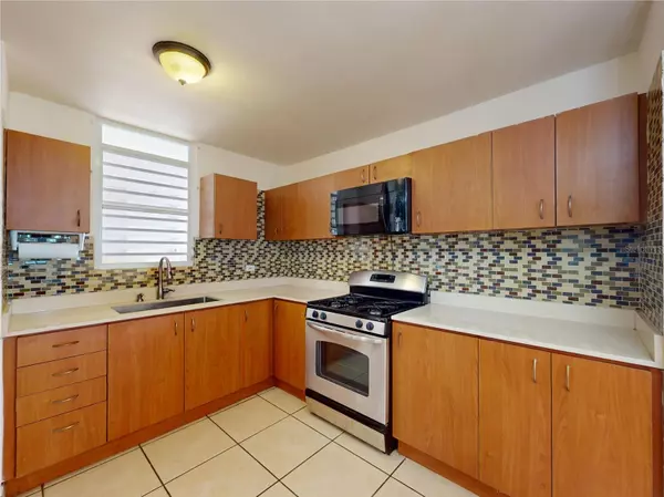 Arecibo, PR 00612,Solar B-7 URB. CIUDAD ATLANTIS, CALLE 3