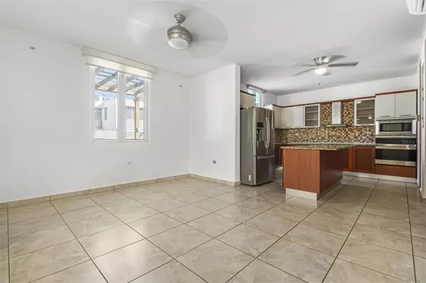 Dorado, PR 00646,740 MAR DE BENGAL #740