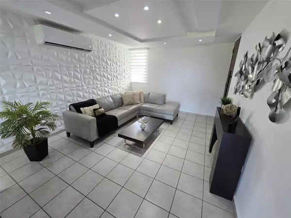 Vega Baja, PR 00693,229 CHALETS DE LA PLAYA #229