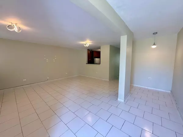 Guaynabo, PR 00966,6 CALLE