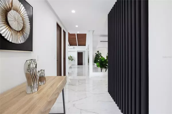 Guaynabo, PR 00969,55 Reina Cristina LA VILLA DE TORRIMAR