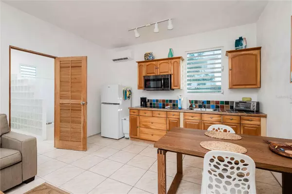 Vieques, PR 00765,17 LA ROCA