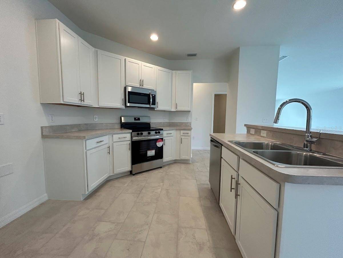 Frostproof, FL 33843,227 BRYCE LN