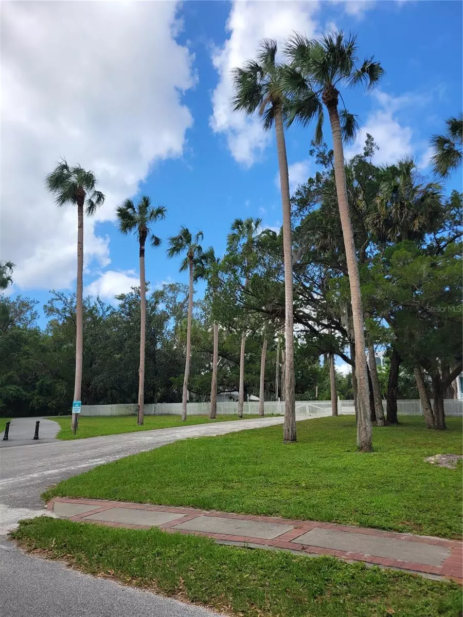 Debary, FL 32713,224 MANSION BLVD