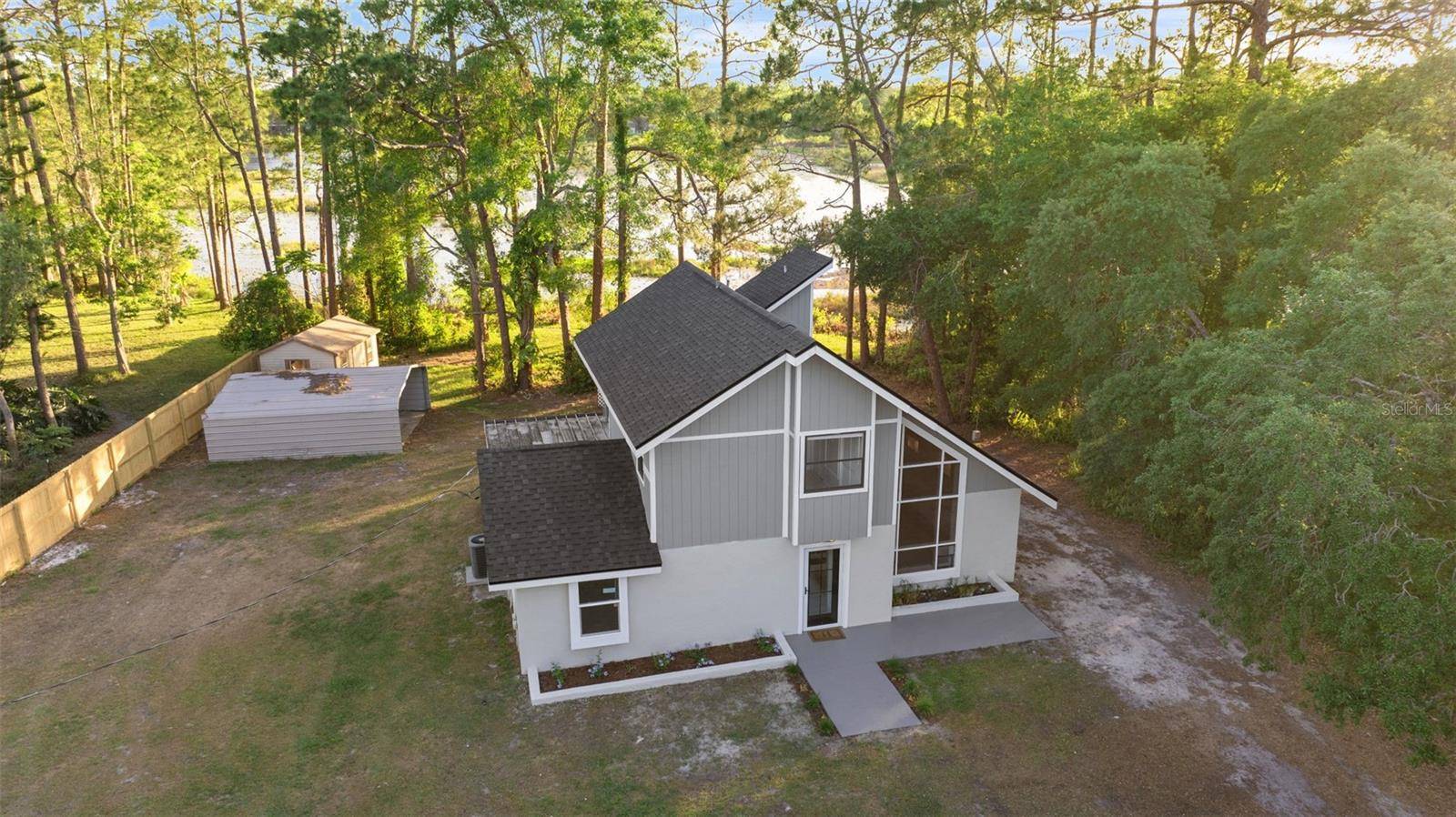 2449 E LAKE DR, Deland, FL 32724