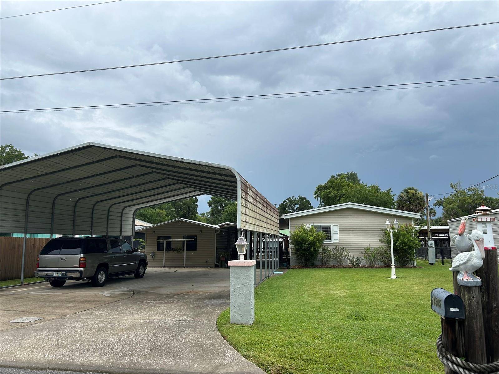 24505 SNAIL RD, Astor, FL 32102