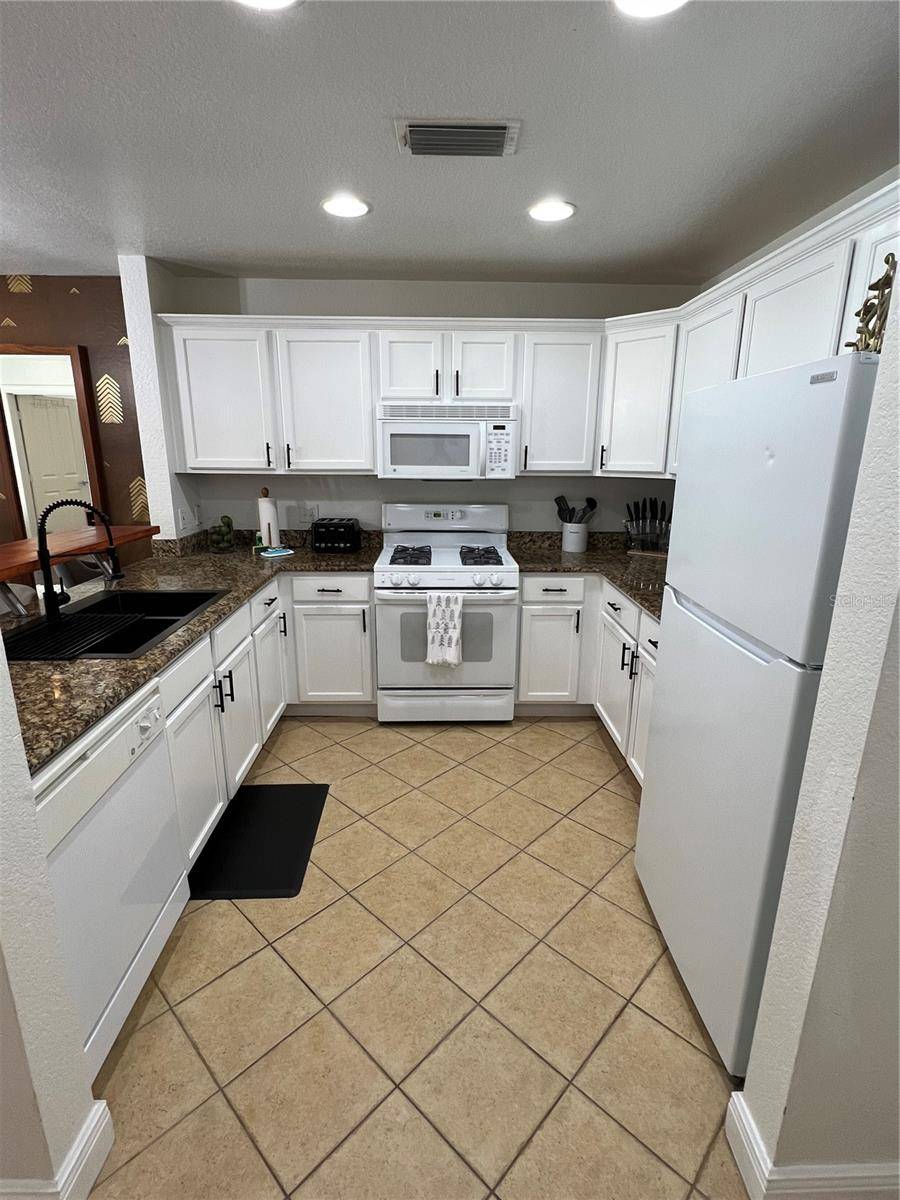 Reunion, FL 34747,1310 SEVEN EAGLES CT #102
