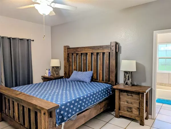Astor, FL 32102,1325 NIATROSS ST