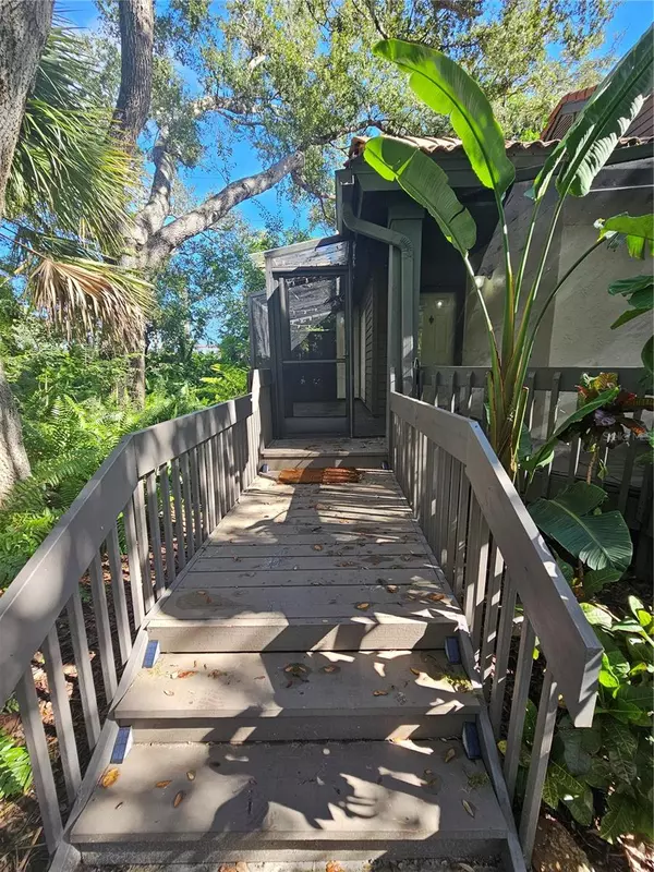 Sarasota, FL 34232,1210 COTTONWOOD TRL #1-1