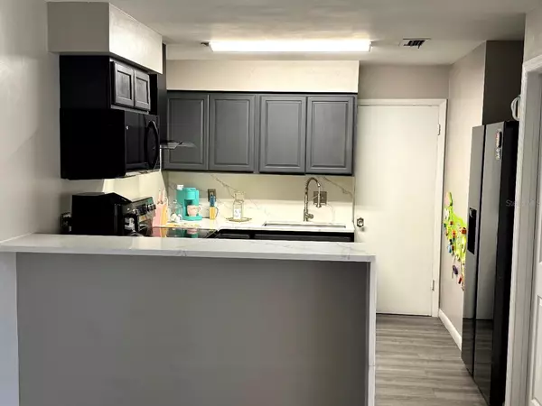 Orlando, FL 32819,5610 CLEARVIEW DR