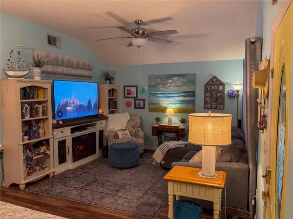 Mount Dora, FL 32757,1580 DORSET DR