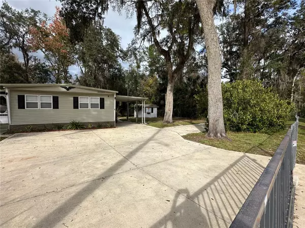 24007 RIVER RD, Astor, FL 32102