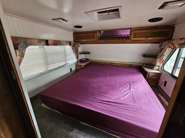 Pierson, FL 32180,804 SHELL HARBOR RD