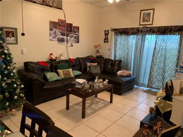 Kissimmee, FL 34744,809 WOODFIELD CT