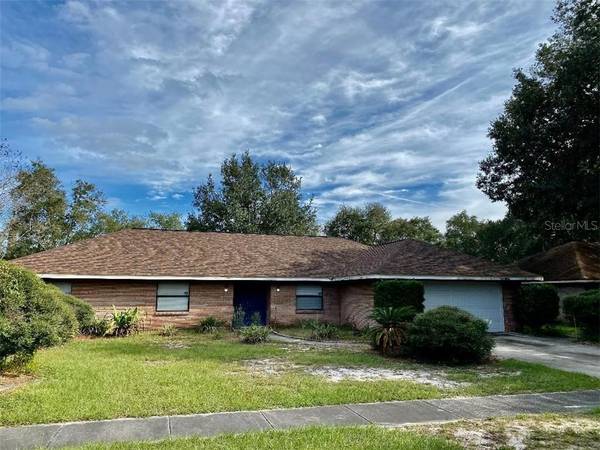 2601 MANOR OAK DR, Valrico, FL 33596