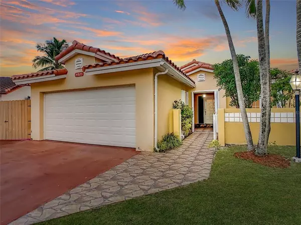 14825 SW 111 TER, Miami, FL 33196