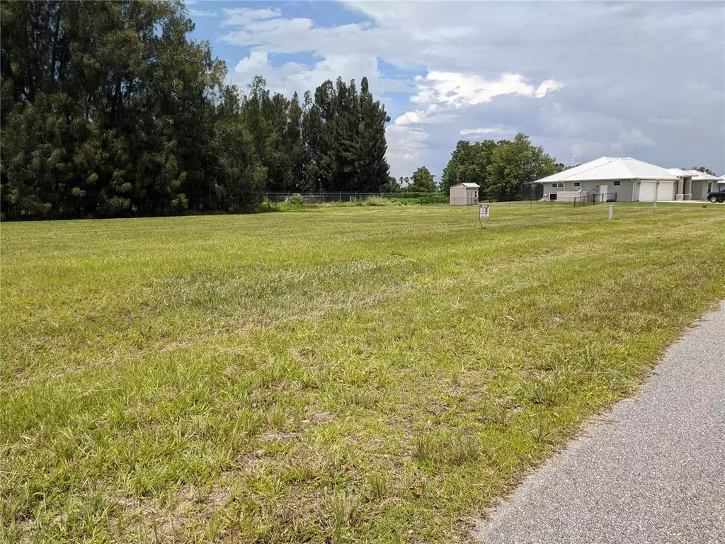 Sebring, FL 33876,300 MAPLE LN