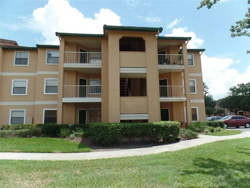 3038 PARKWAY BLVD #208, Kissimmee, FL 34747