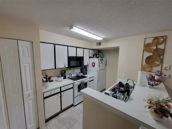 Kissimmee, FL 34741,2202 KEY WEST CT #624