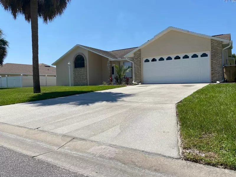 2359 KINGS CREST RD, Kissimmee, FL 34744