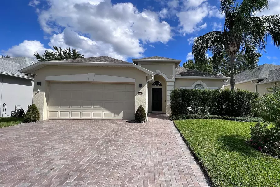 9954 SHADOW CREEK DR, Orlando, FL 32832