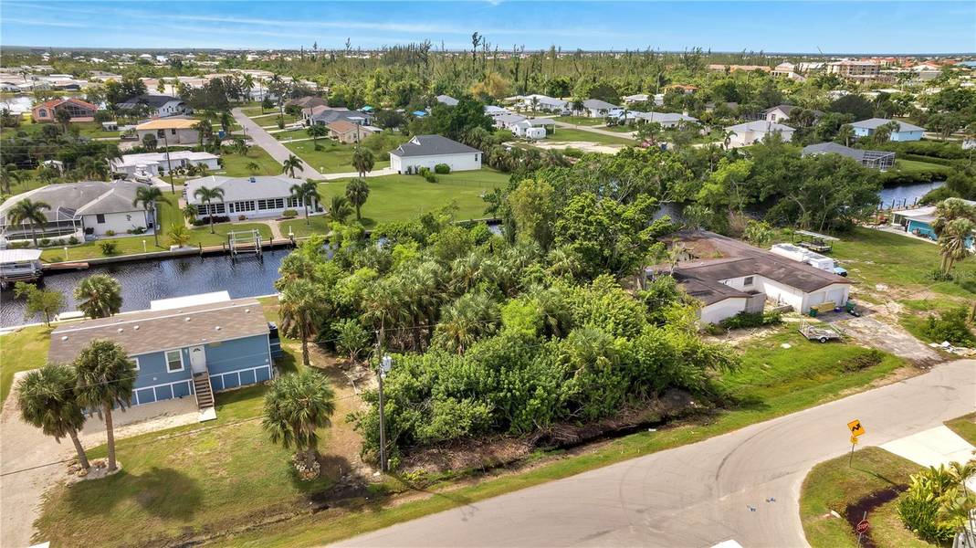 727 MARLIN DR, Punta Gorda, FL 33950