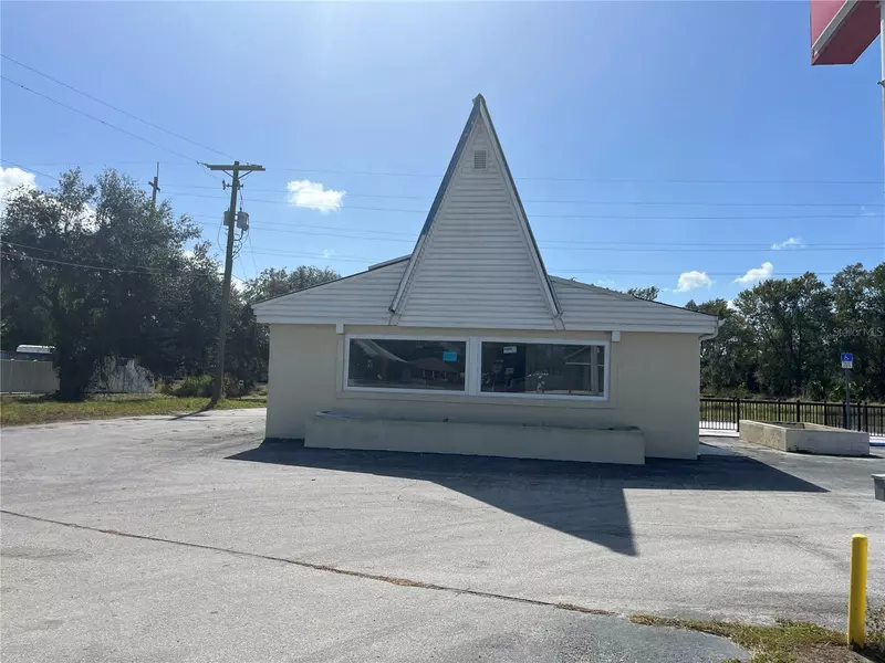 1207 E CANAL ST, Mulberry, FL 33860