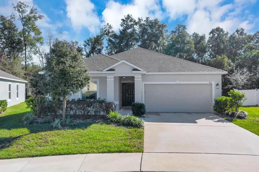 306 E FIESTA KEY LOOP, Deland, FL 32720