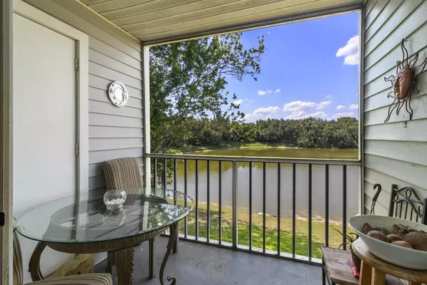 Kissimmee, FL 34741,1225 BERMUDA LAKES LN #208