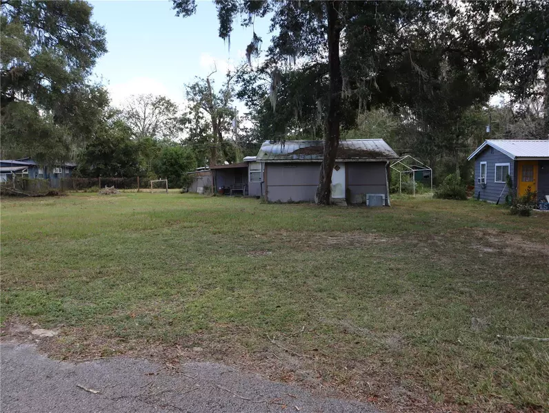 15184 HERNANDO AVE, Nobleton, FL 34661