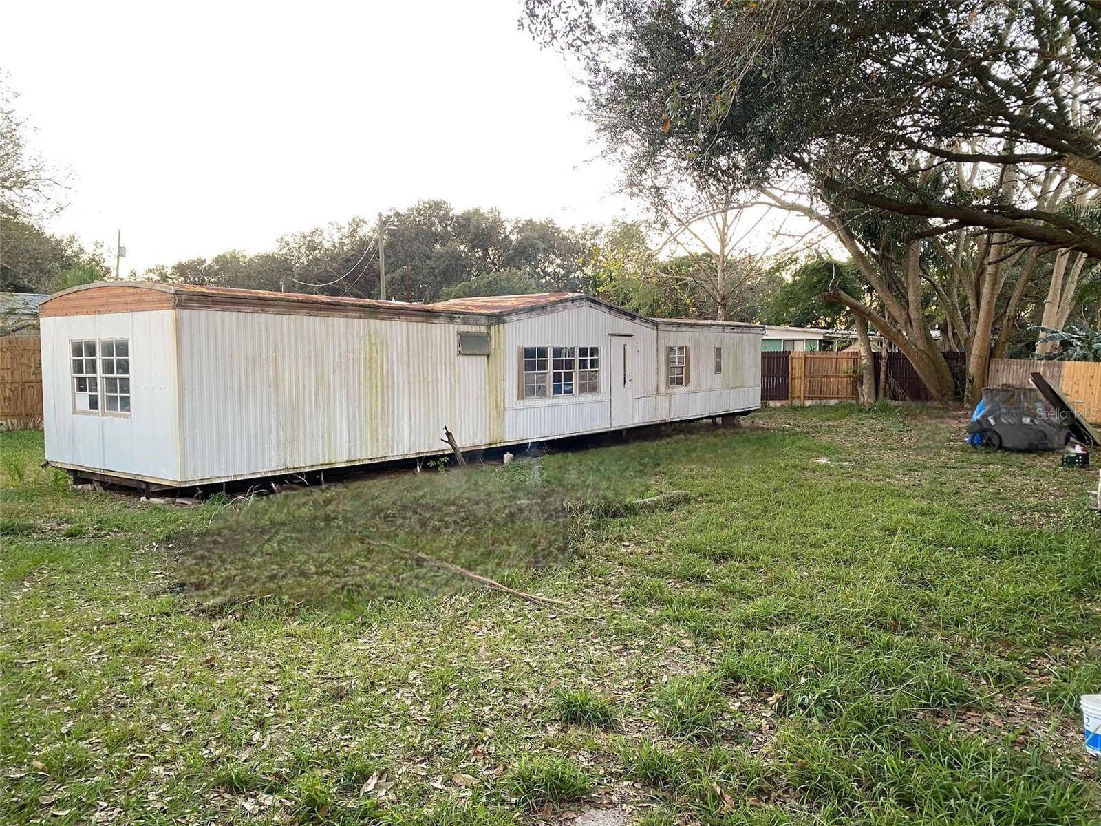 909 LAKE THOMAS RD, Lake Wales, FL 33898