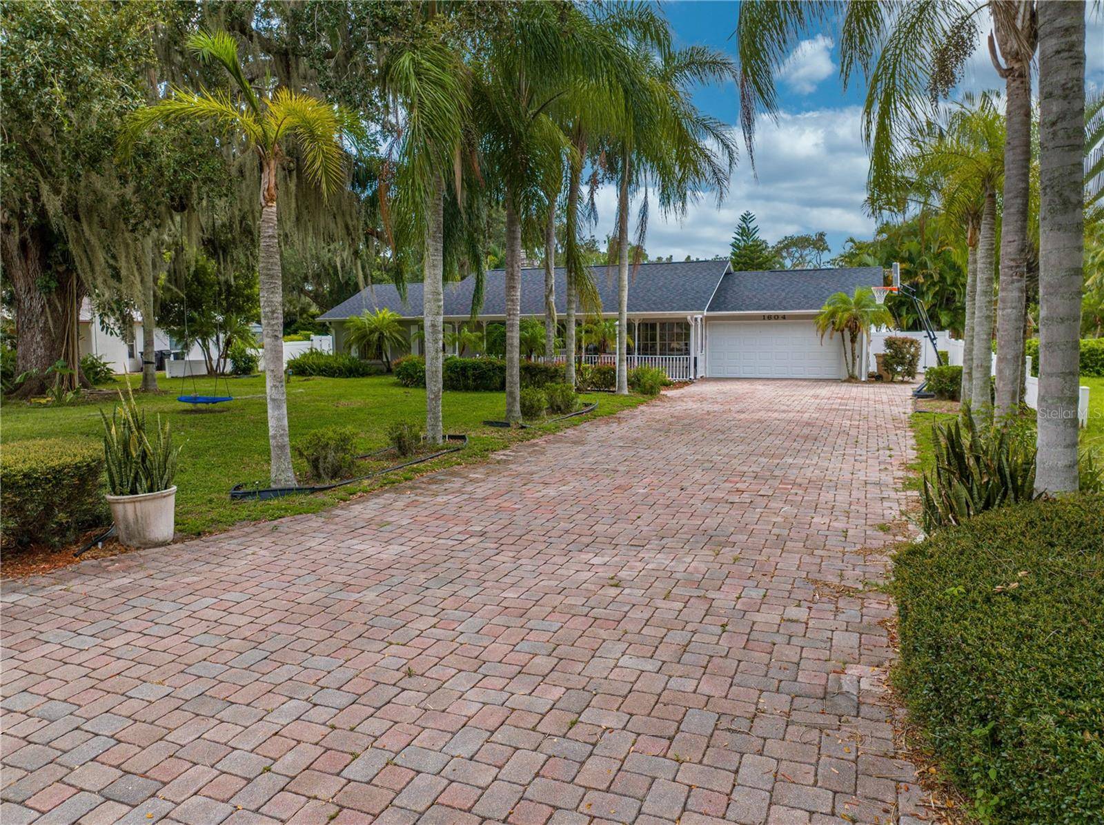 1604 REGAL OAK DR,  Kissimmee,  FL 34744