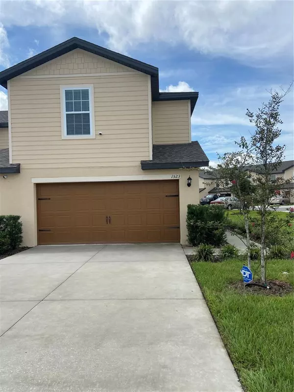 Tavares, FL 32778,1523 WYNFORD CIR